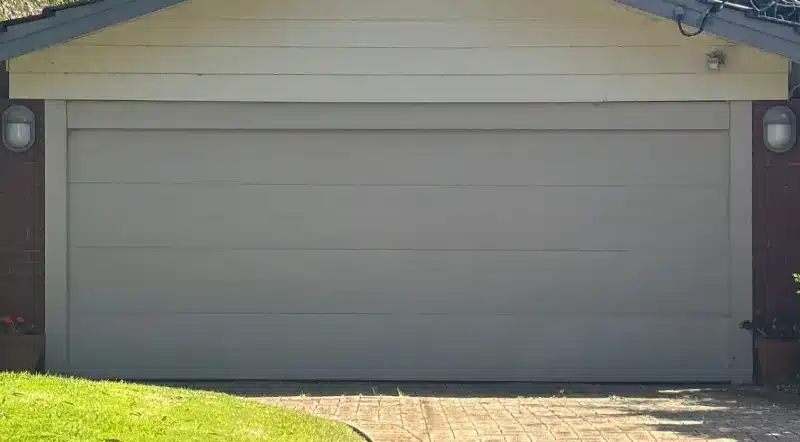 reliable-operation-in-sectional-garage-doors