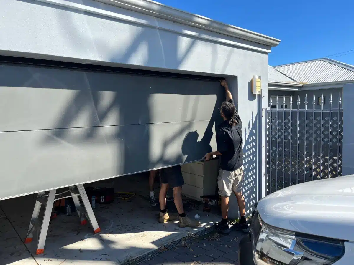 fixing-garage-door-mandurah Fixing garage door mandurah